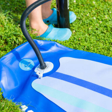 Inflatable board pump: preparation for swimming